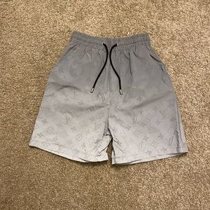 Used Louis Vuitton monogram reflective shorts size Small